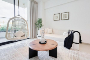 Elegant 1 Bed Apartment in JVC